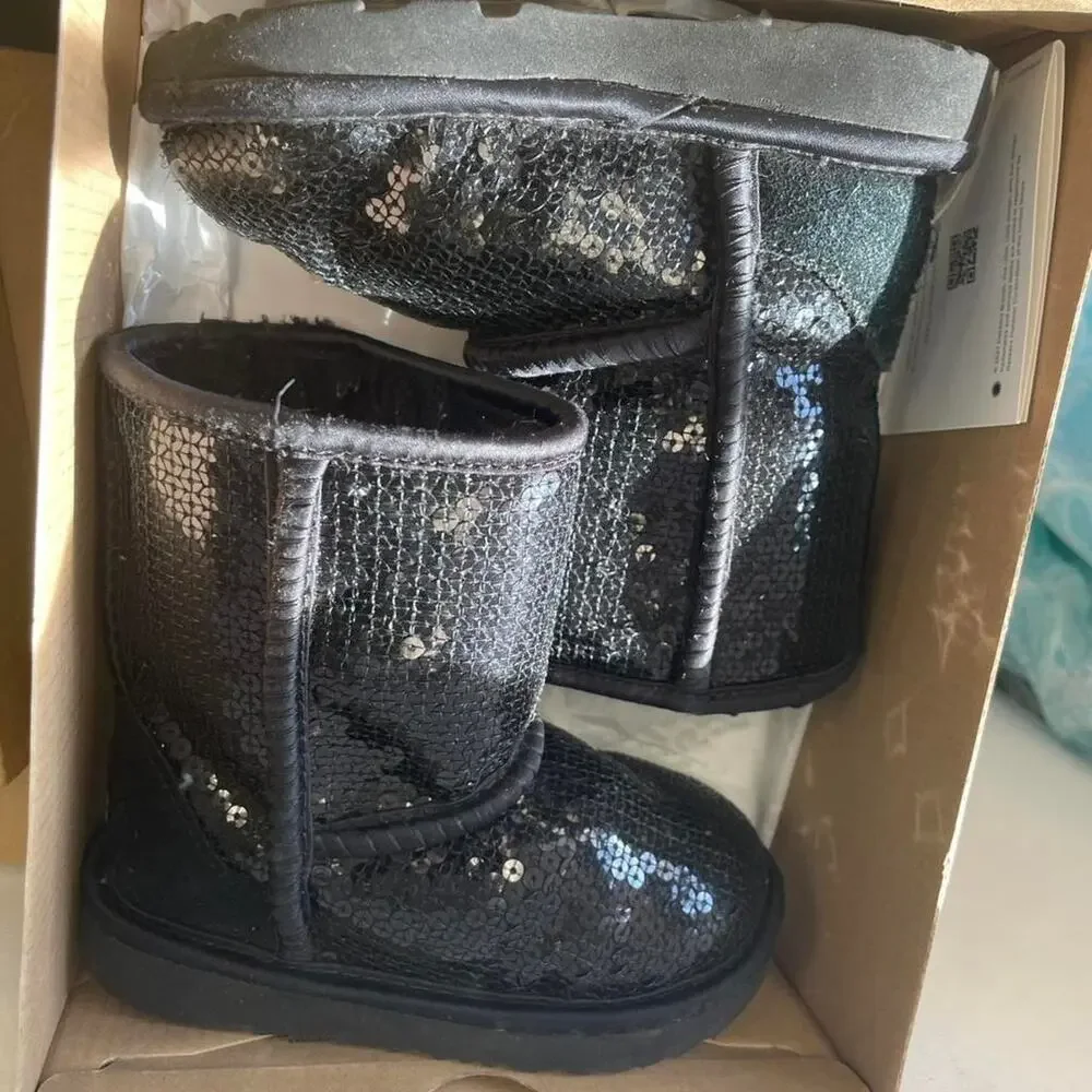 Black ugg KIDS BOOTS